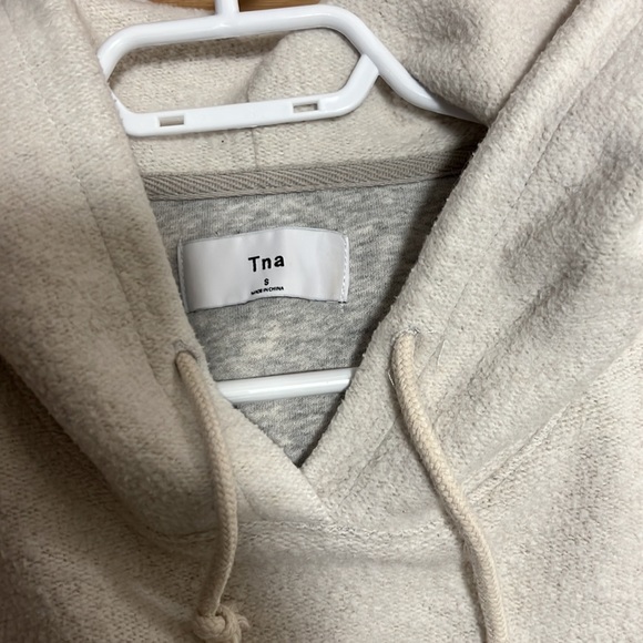 Aritzia TNA sweater size small - Picture 2 of 3